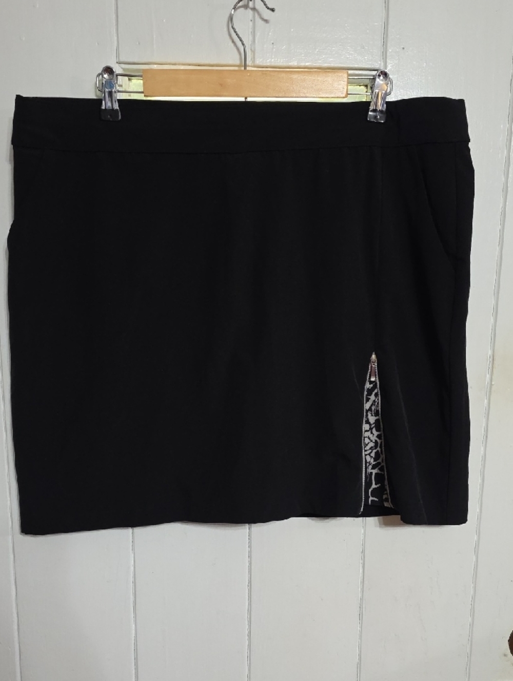 Chico's‎ Women's Skort Black W/Animal Print/Zipper Accent Tennis Golf Sz 18 EUC